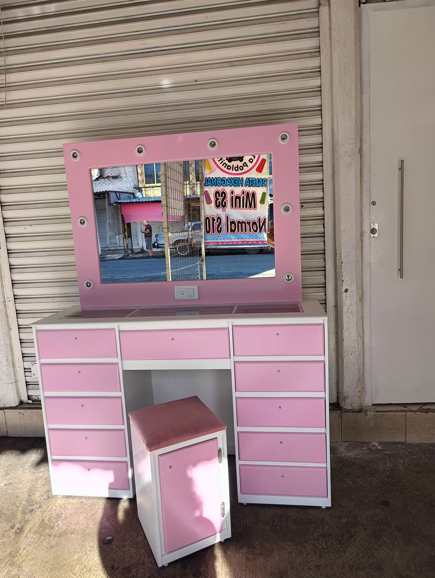 Tocador Vanity tipo Hollywood Gustavo con vidrio