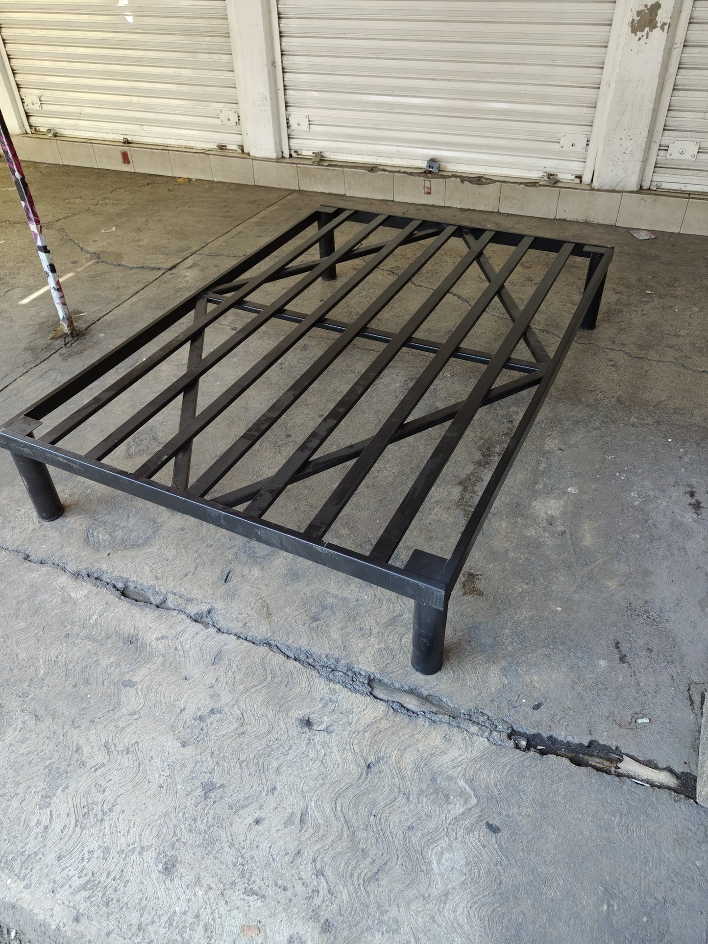 Base tubular plana Armando - Muebleria Paty