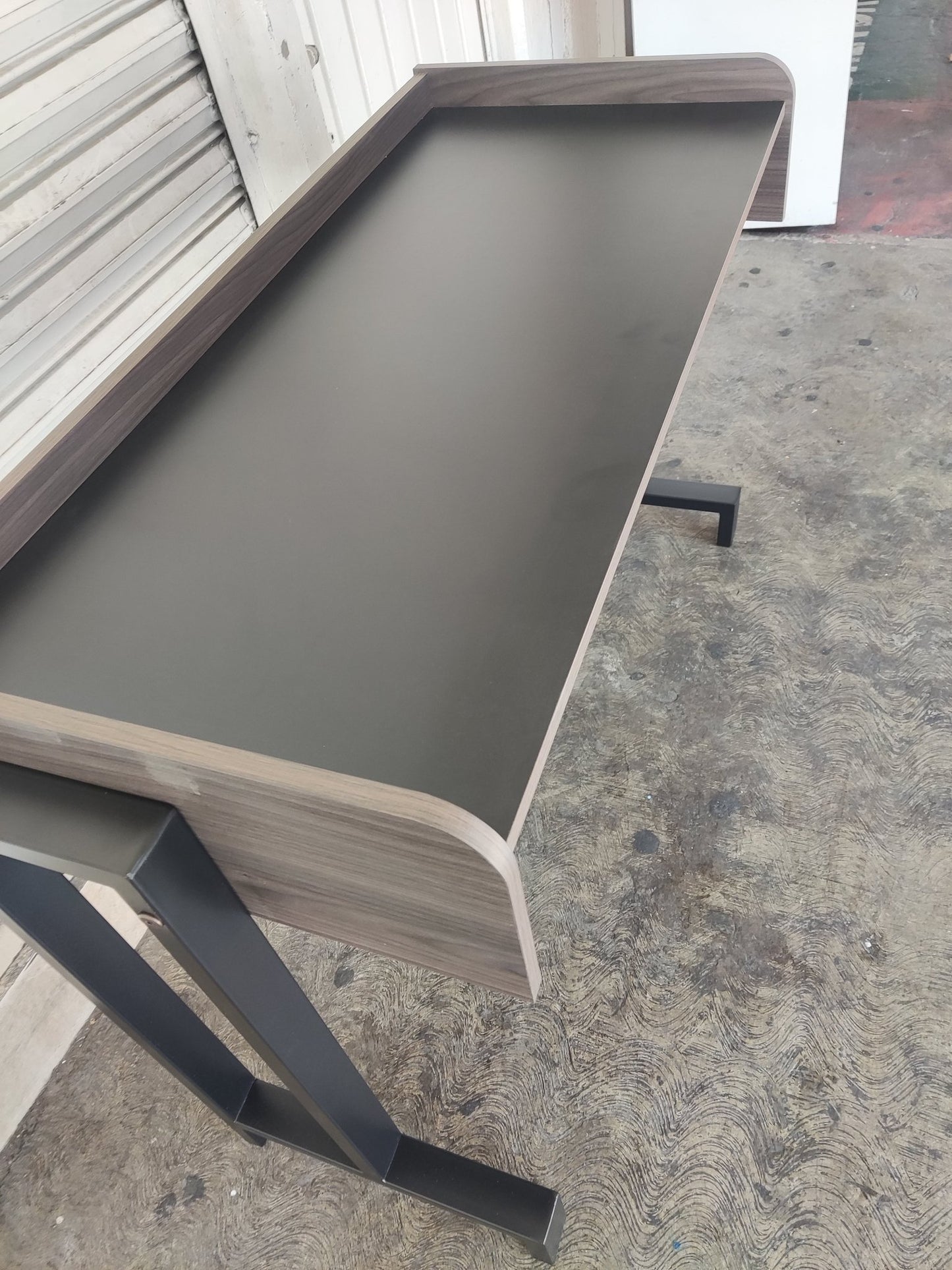 Escritorio Conney Estiló Industrial - Muebleria Paty
