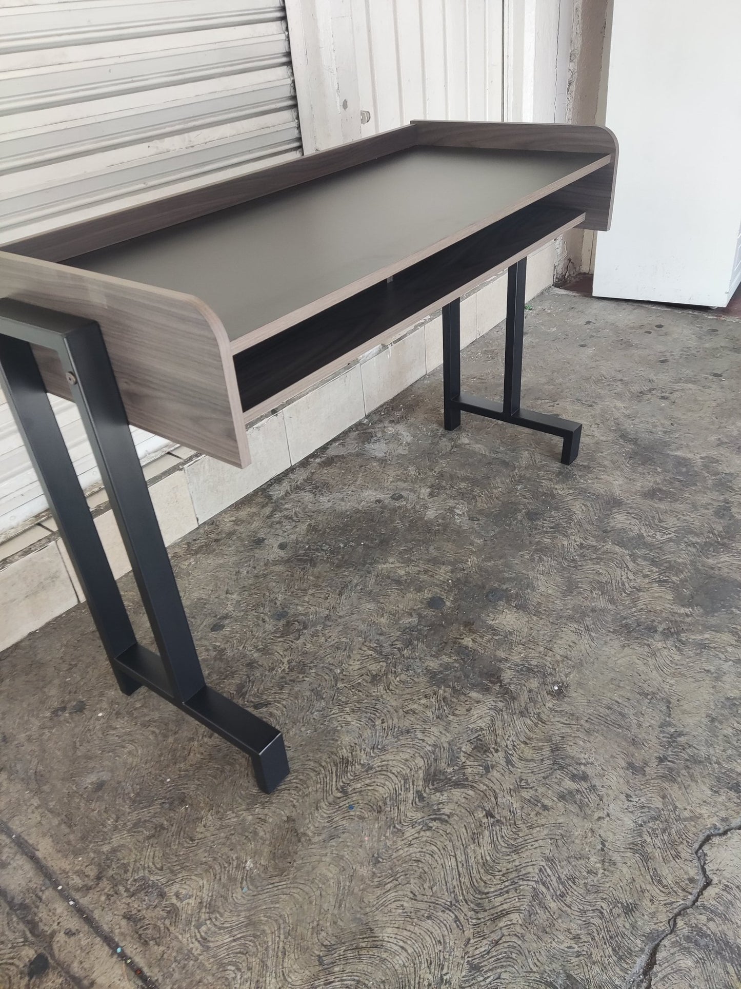 Escritorio Conney Estiló Industrial - Muebleria Paty