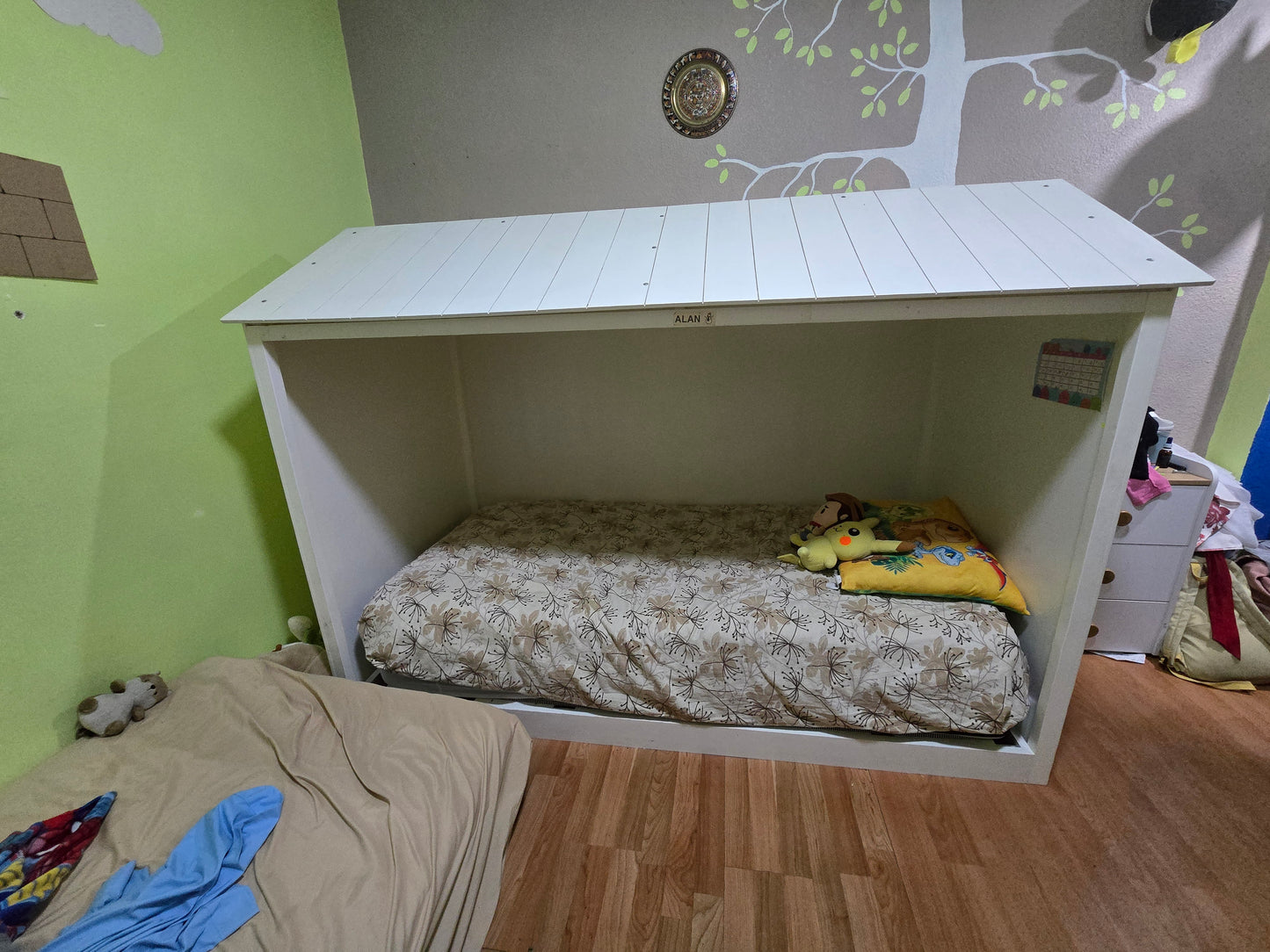 Cama individual blanca
