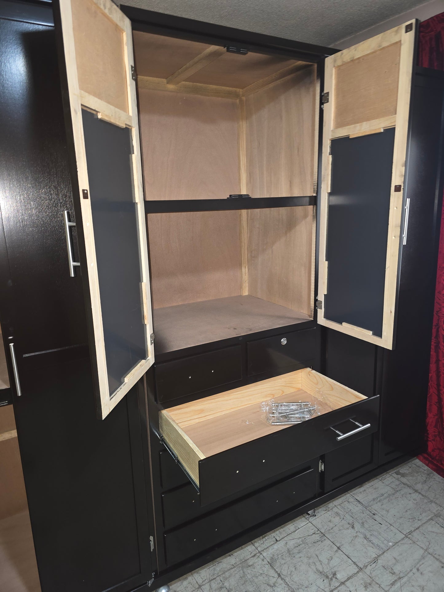 Closet Torres liso con correderas de metal