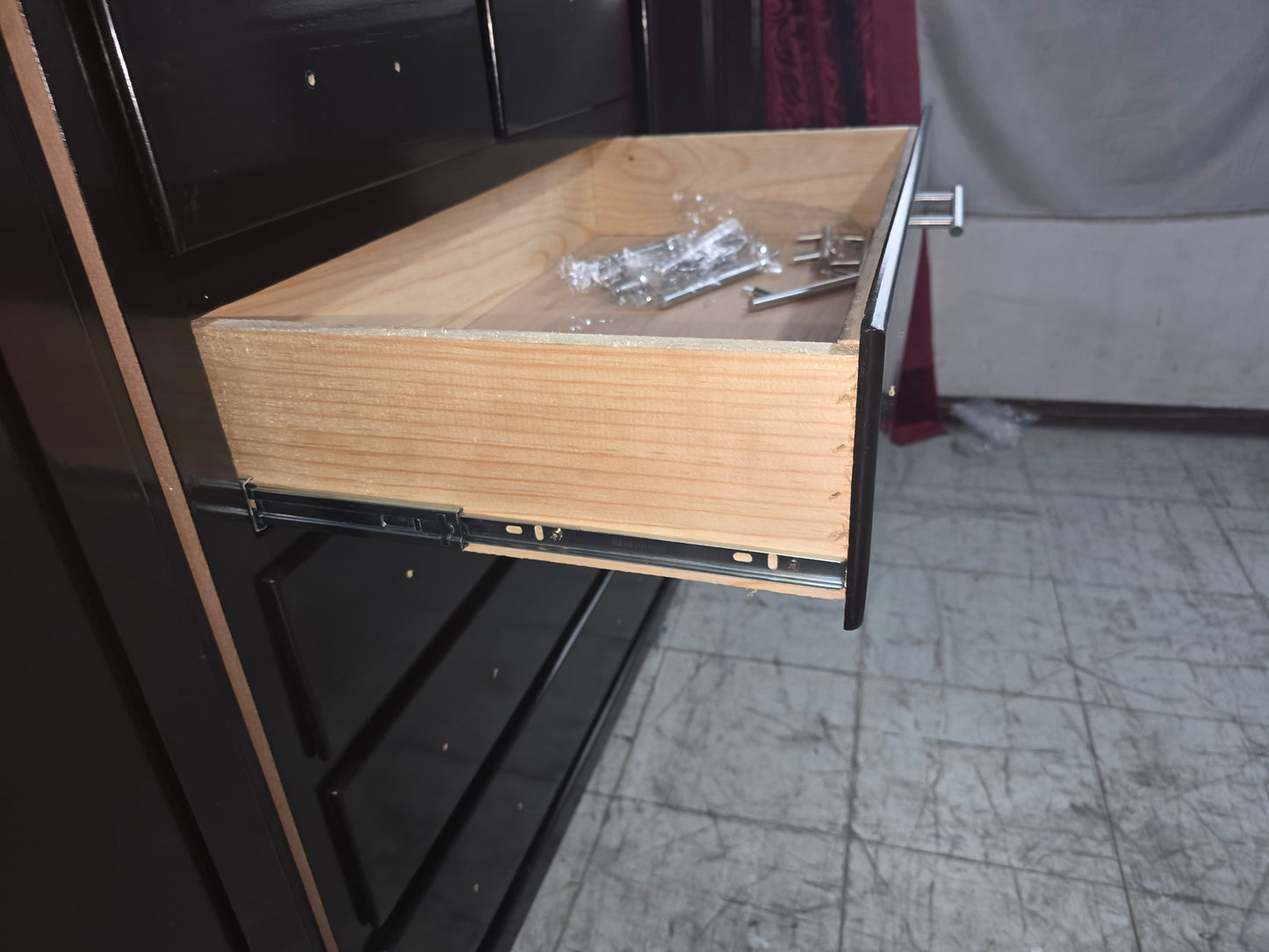Closet Torres liso con correderas de metal