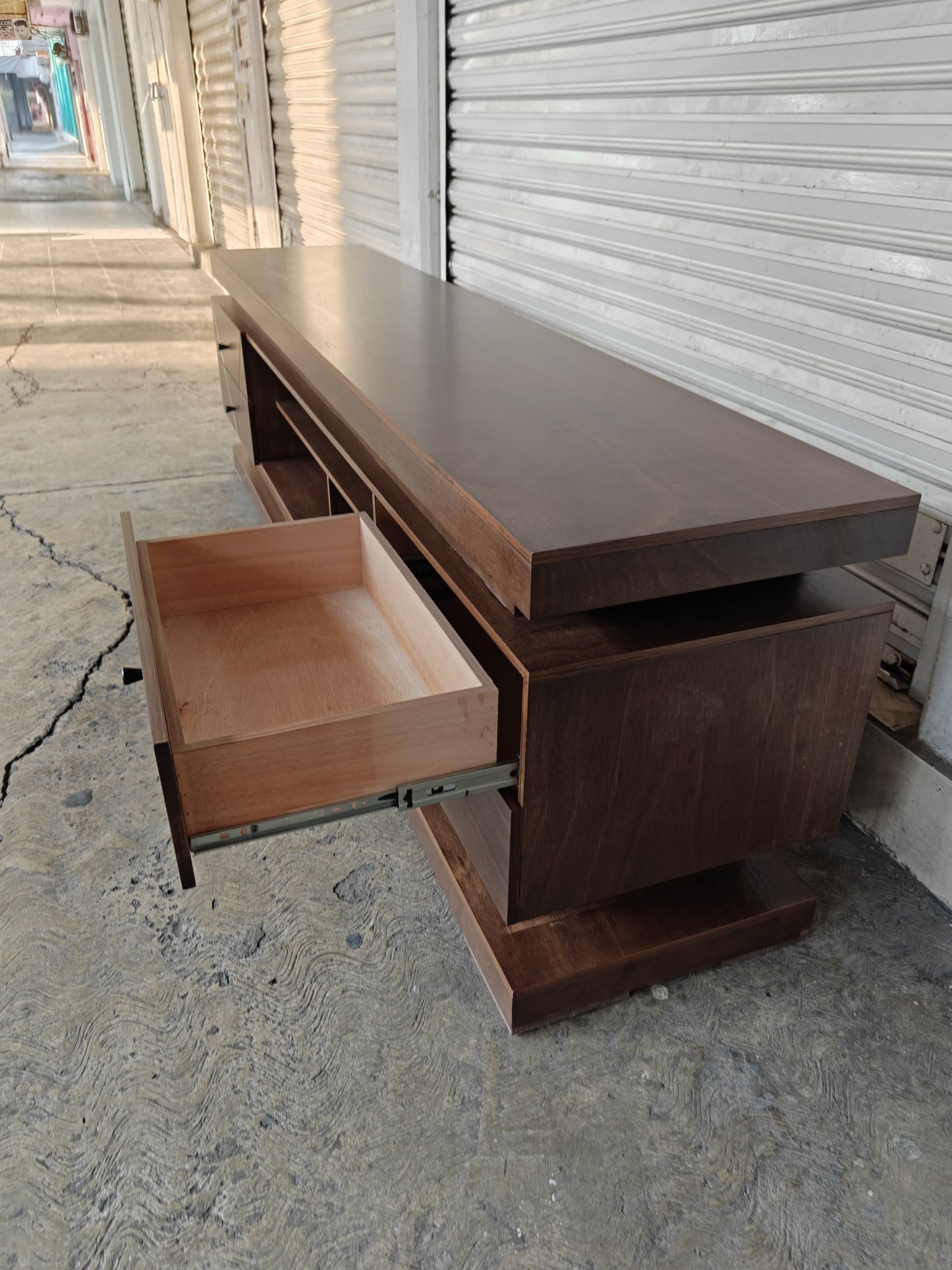 Mesa de TV Luisana