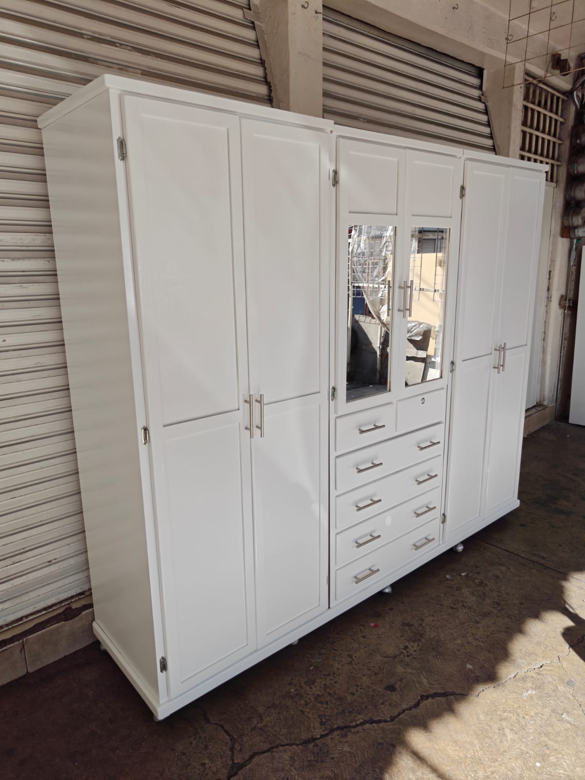 Closet Torres liso con correderas de metal