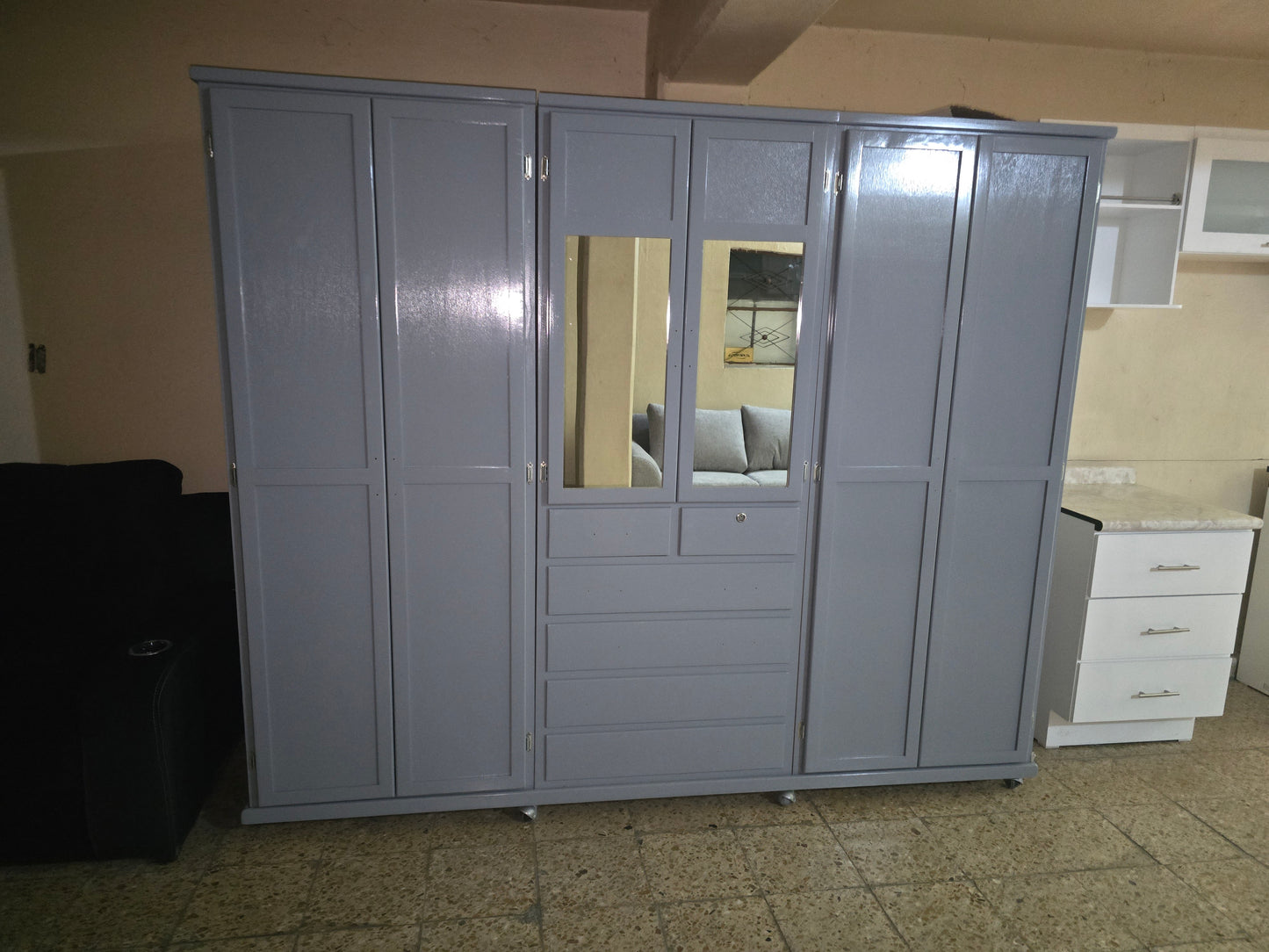 Closet Torres liso con correderas de metal