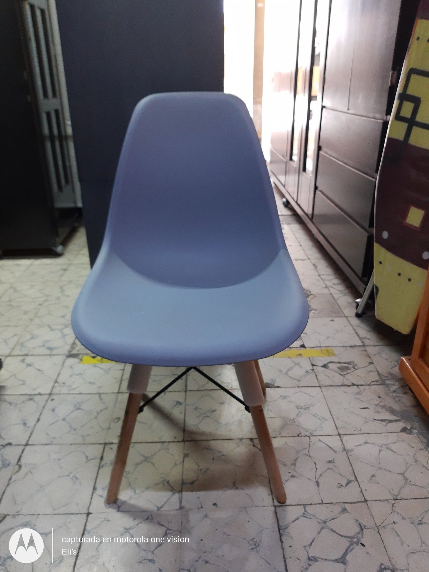 Silla Montreal Eames - Muebleria Paty